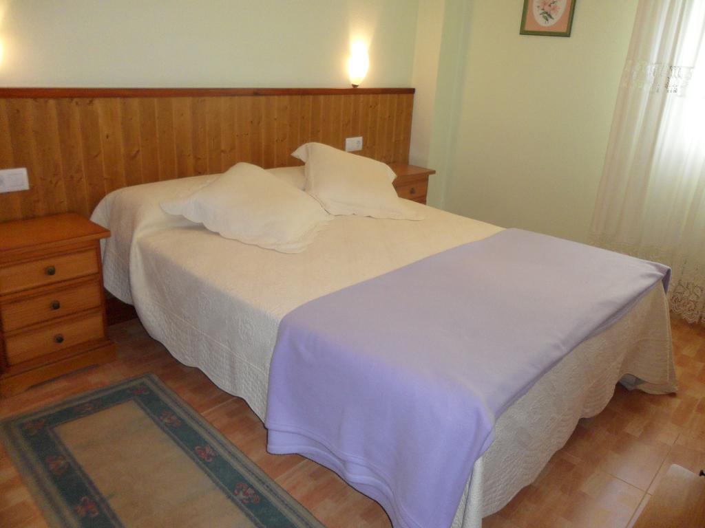 Hostal Alce Hotel Nigran Bagian luar foto
