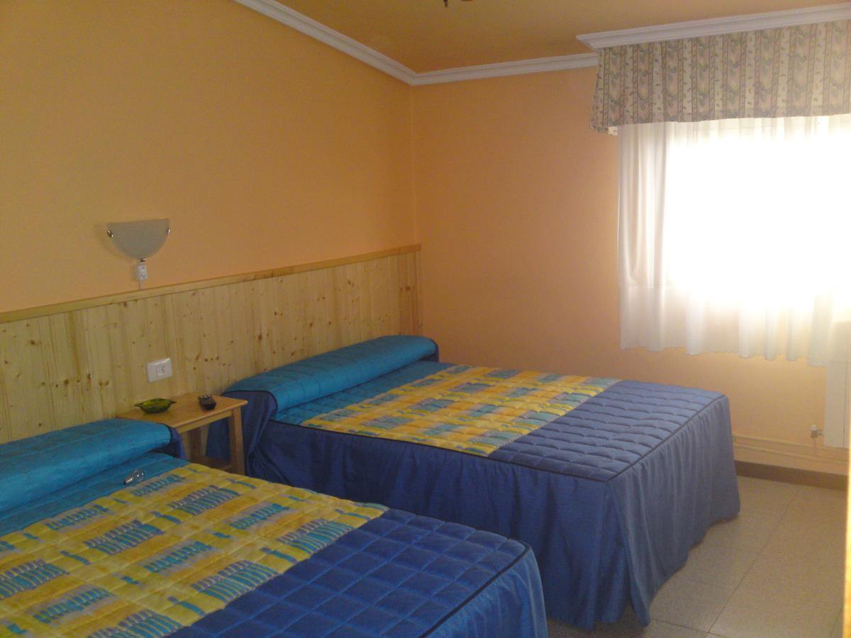 Hostal Alce Hotel Nigran Bagian luar foto