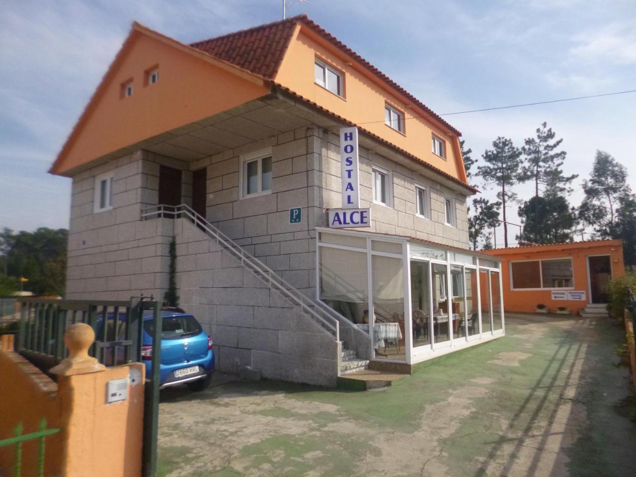 Hostal Alce Hotel Nigran Bagian luar foto