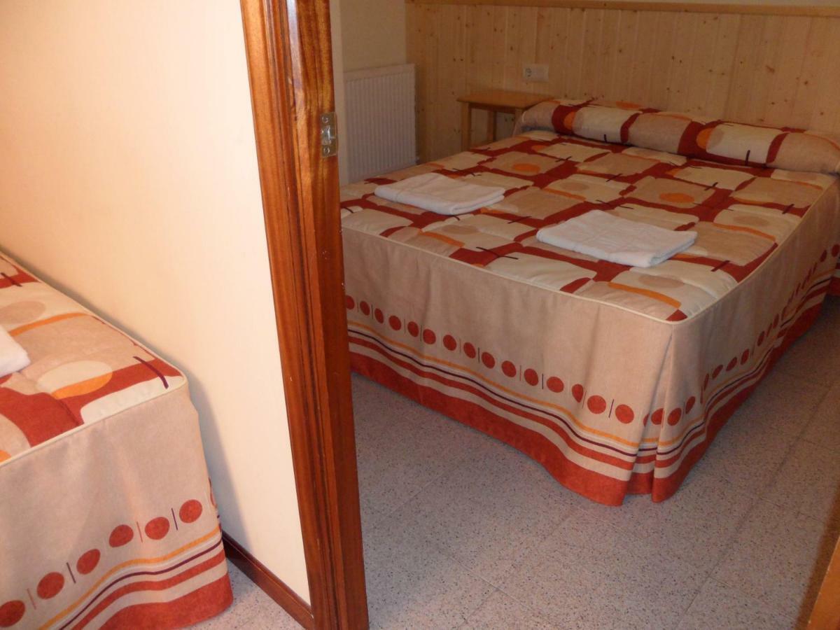 Hostal Alce Hotel Nigran Bagian luar foto